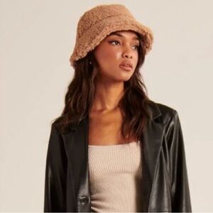 Abercrombie & Fitch Sherpa Bucket Hat